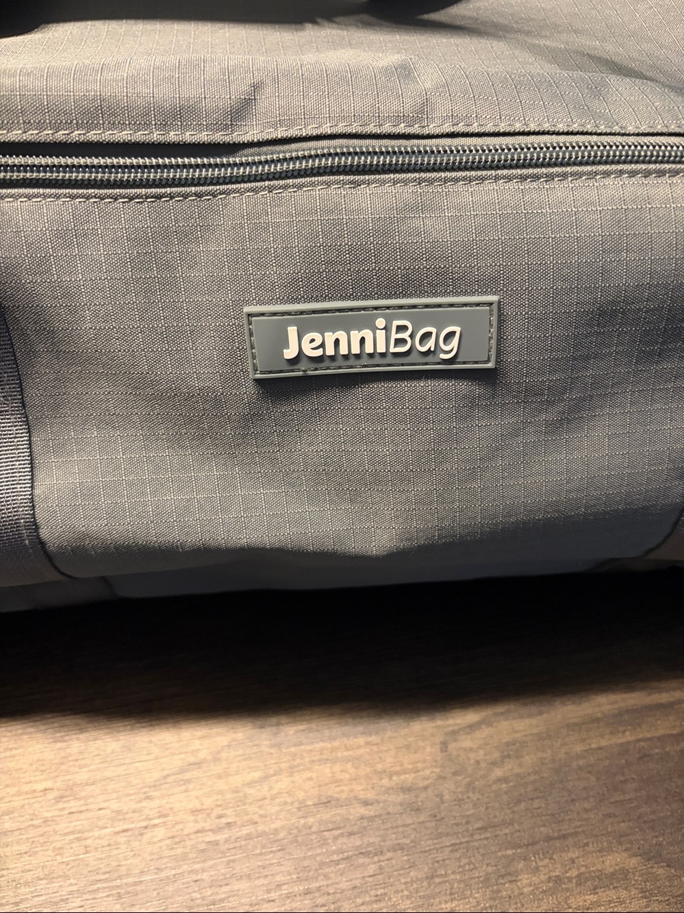 JenniBag Convertible Travel Bag 2.0 – Gray (Excellent Condition) - Picture 2 of 12